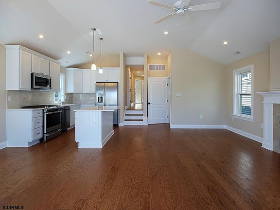3rd image of 1546 Asbury Ave