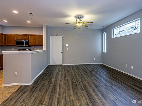 3rd image of 7526 Traditions Avenue NE