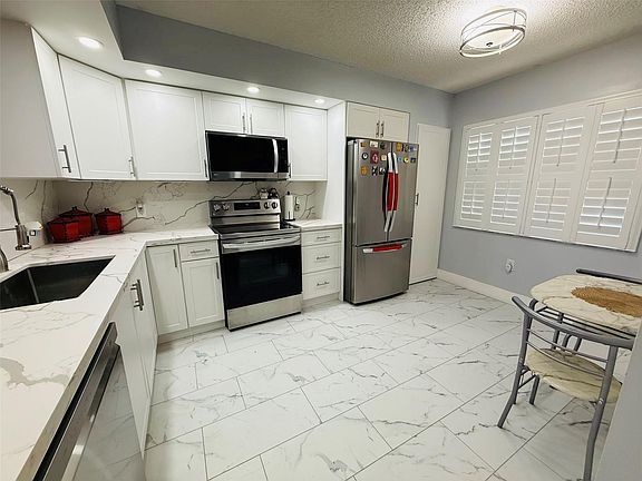 5th image of 900 SW 142nd Avenue #109L