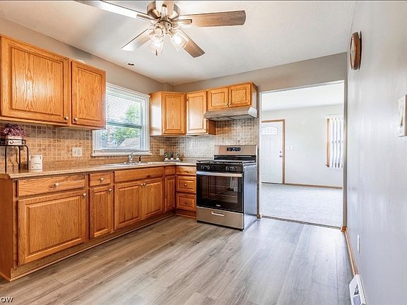 3rd image of 1333 W 23rd St