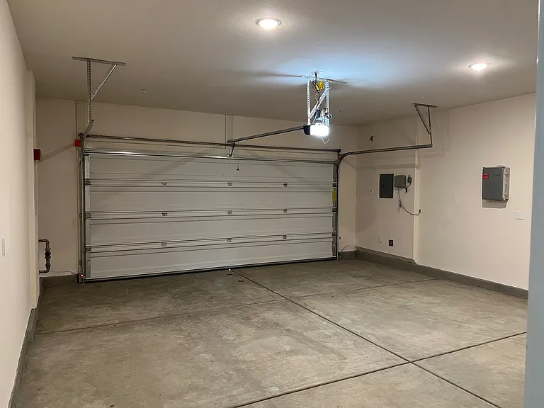 1840 Vincent Dr — Photo 35