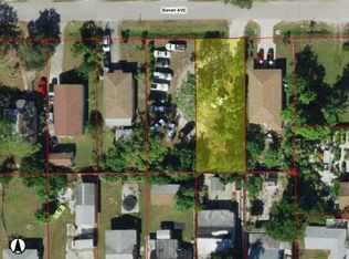 2814 Barrett Ave, Naples, FL 34112