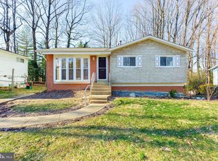 4418 Weyburn Dr, Annandale, VA 22003