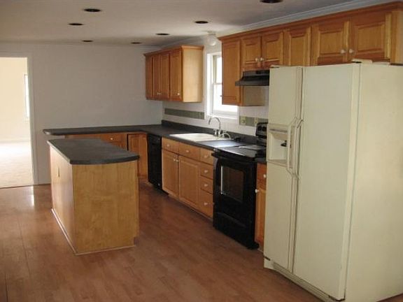 2nd image of 14 Juniper Dr