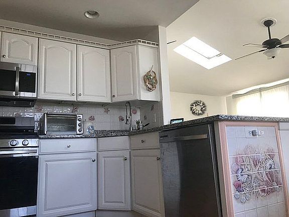5th image of 1304 Thomas St