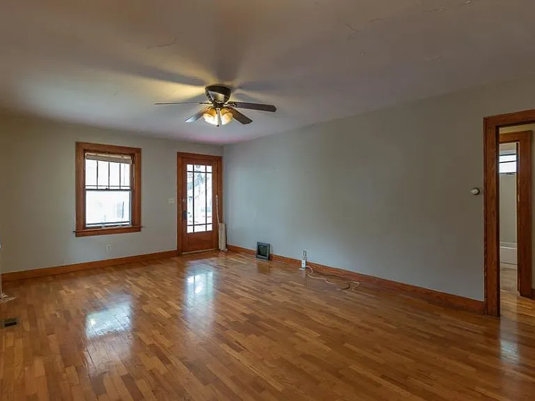 1005 Maine St — Photo 7