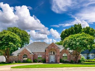 508 Forest Edge Ln, Red Oak, TX 75154