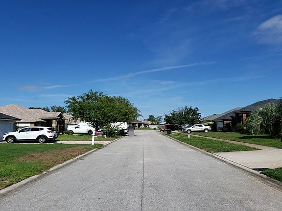 4th image of 3837 Sweetbriar Dr