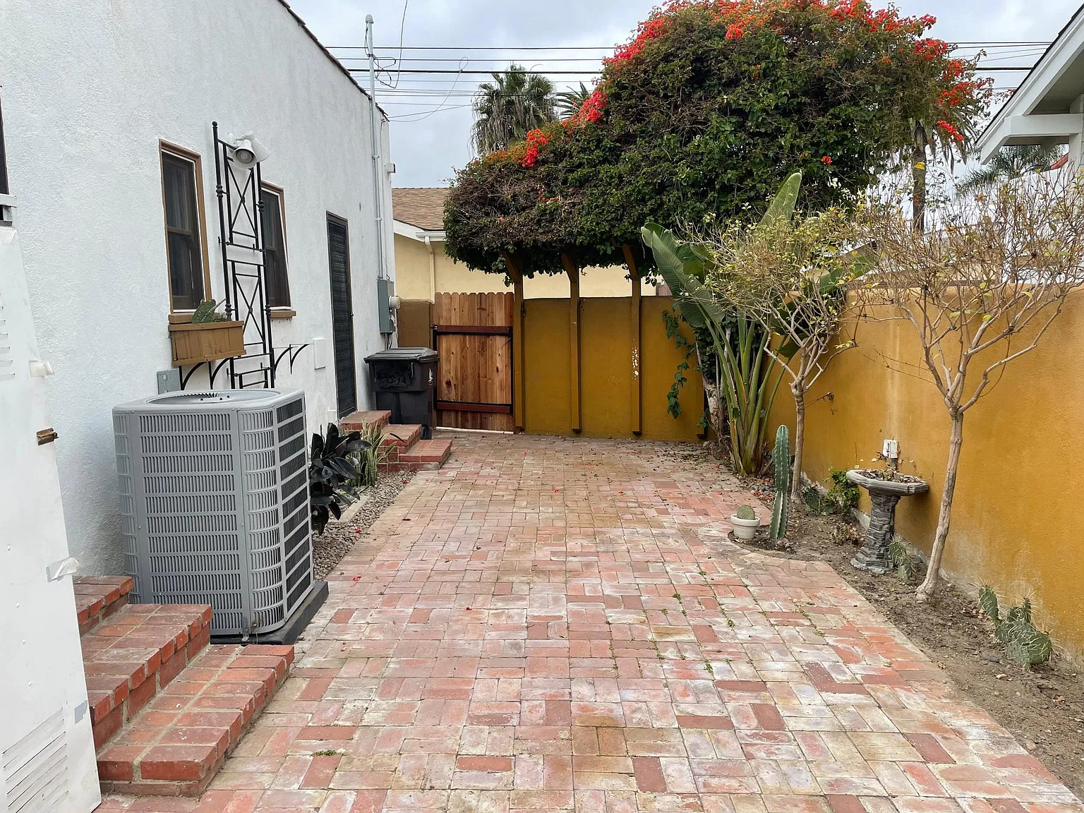 2 bed, 1704 sqft, $4,000 — Photo 4