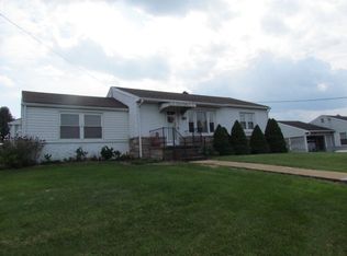 206 Broadway Ave, Broadway, VA 22815