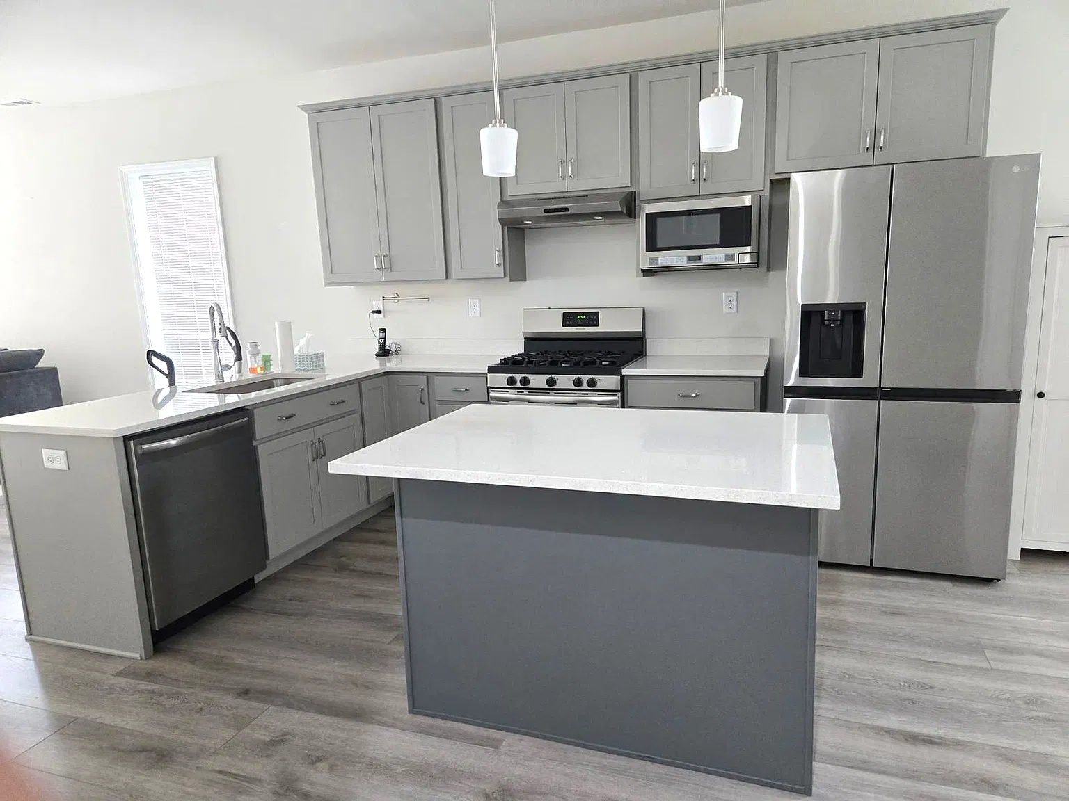 3 bed, 2.5 bath, 1755 sqft, $2,900 — Photo 2