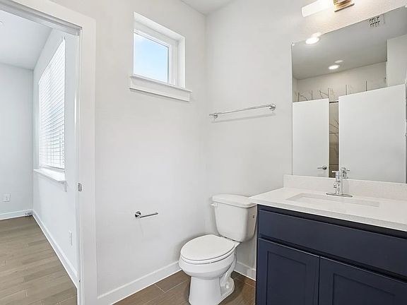 4th image of 8264 Clifftop Ln #33-2007