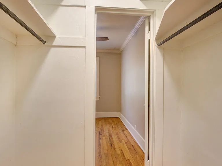 1035 N Pearl St — Photo 12