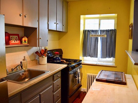 5th image of 85 N Grant St APT 8