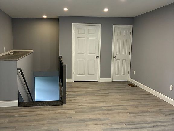 3rd image of 1910 Fox Chapel Rd