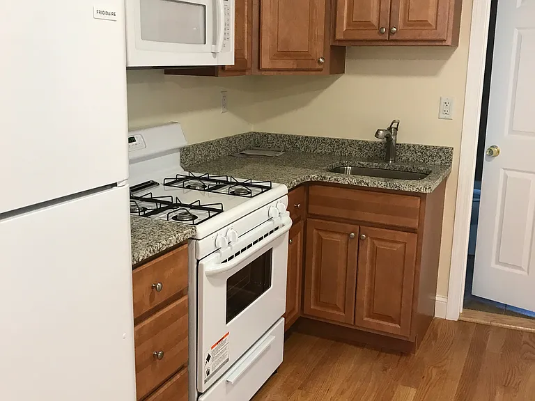 805 Merrimack St #3 — Photo 1