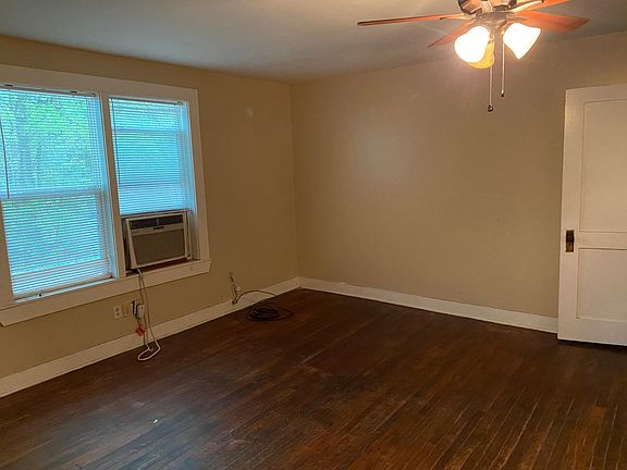 4th image of 1713 S Green St #A