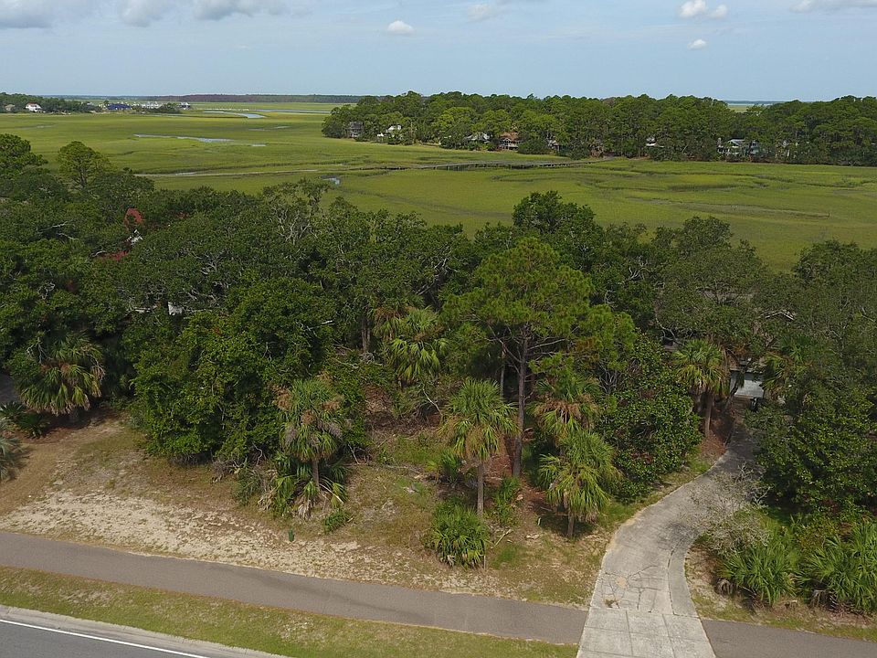 1st image of 267 Tarpon Blvd