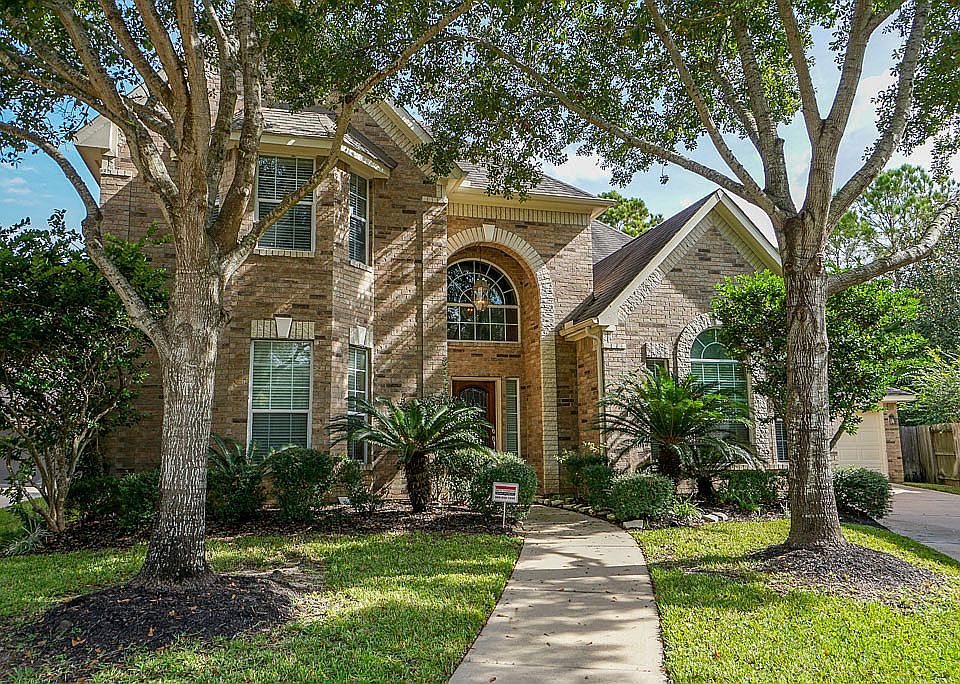 1st image of 203 Jewel Park Ln