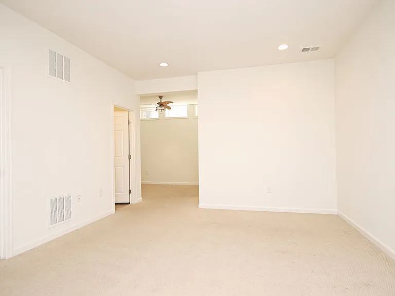 1557 Montessori Ter — Photo 3
