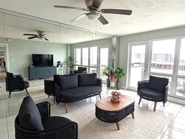 133 N Pompano Blvd — Photo 9