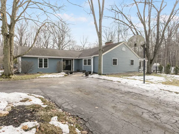 404 Golfview Rd, Michigan City, IN 46360