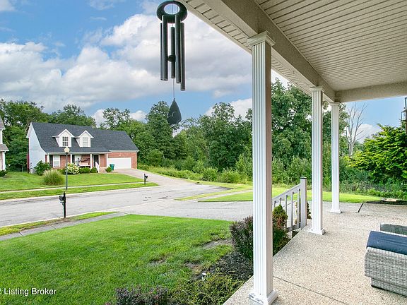 5th image of 8702 Hidden Grove Pl