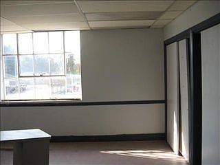 4th image of 1700 Parham St