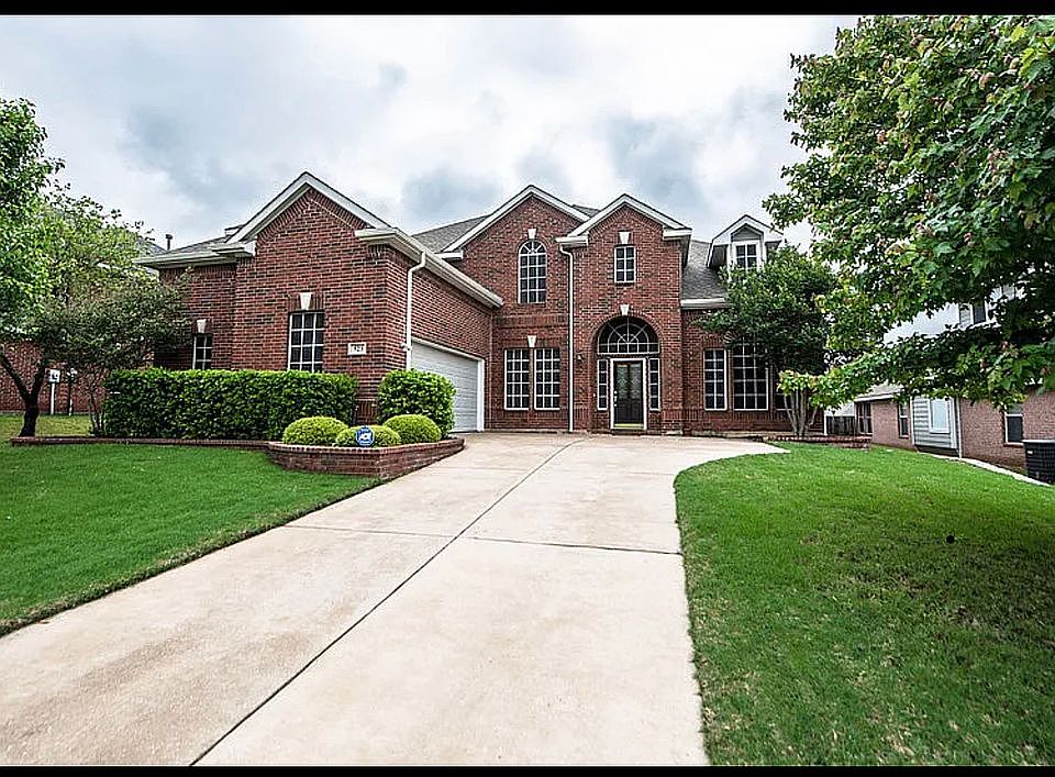 1st image of 523 E Sandra Ln