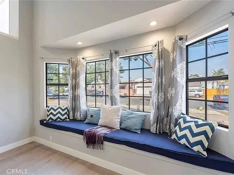 5130 Carmelynn St — Photo 2