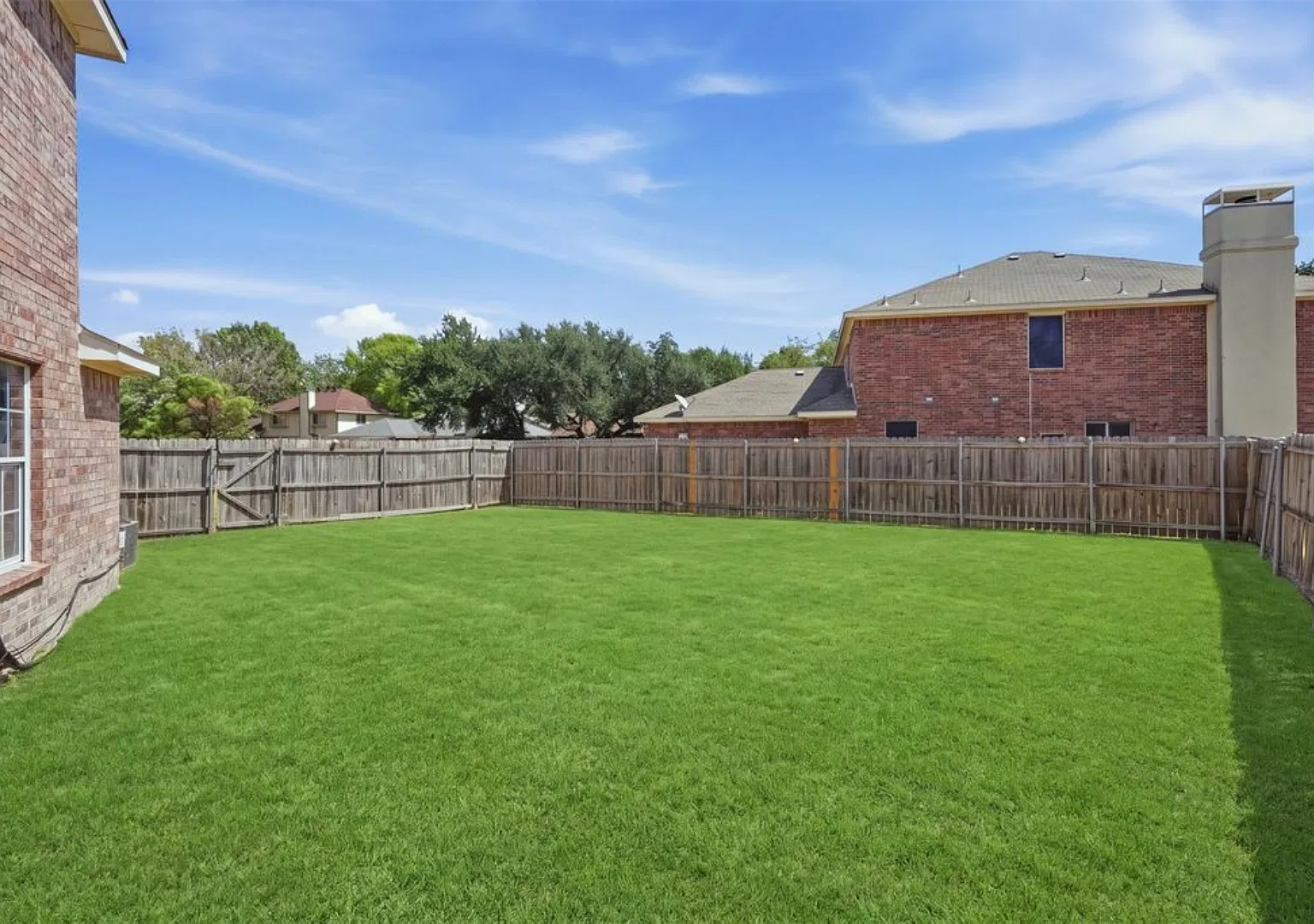 4 bed, 1727 sqft, $2,300 — Photo 3