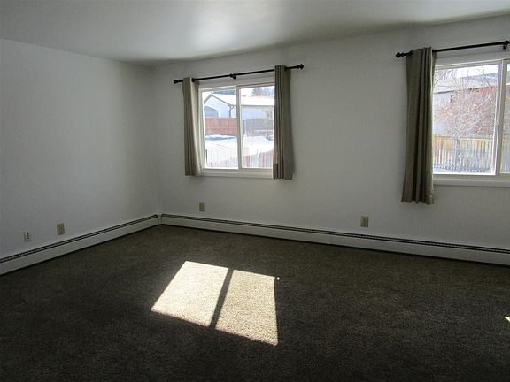 5th image of 300 Anvil Dr