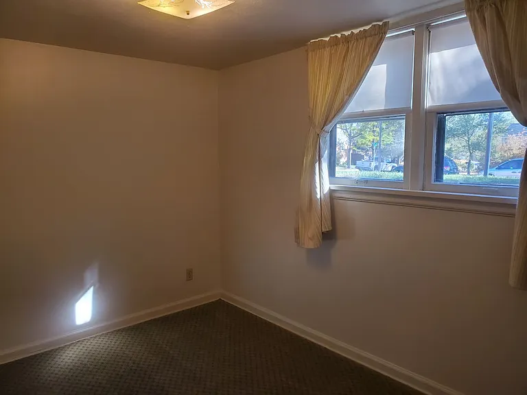 708 W 1st Ave — Photo 5