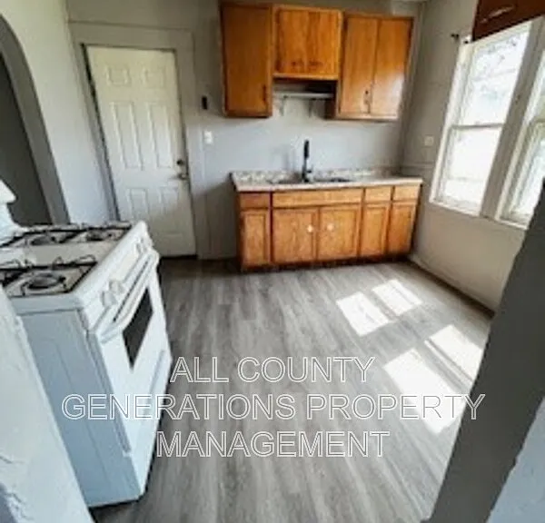 1011 E 140th St — Photo 3