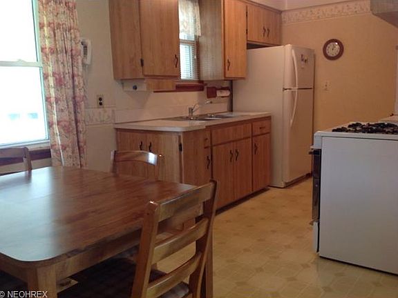 4th image of 29759 Phillips Ave