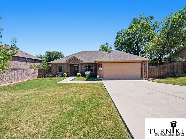 8009 Bangor Dr — Photo 6