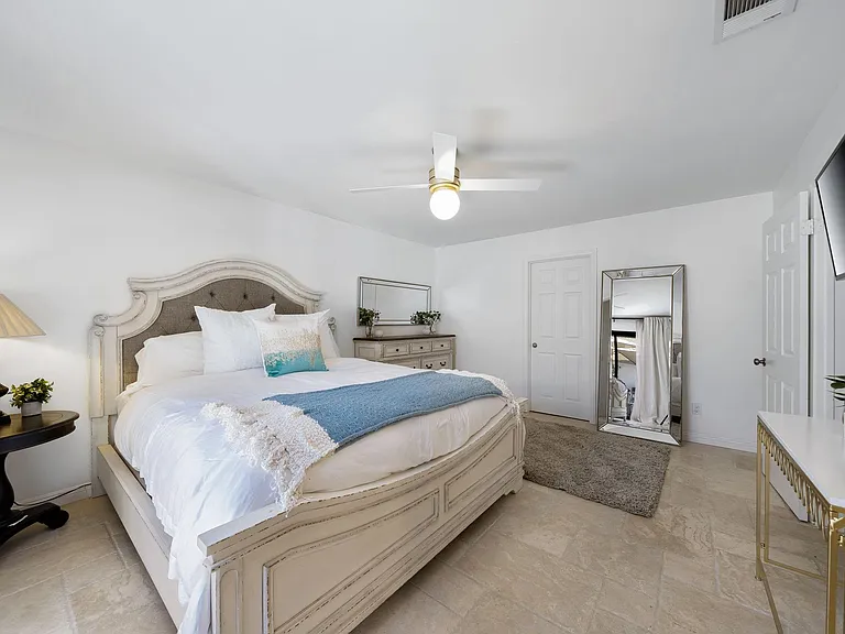 54025 Avenida Alvarado — Photo 17
