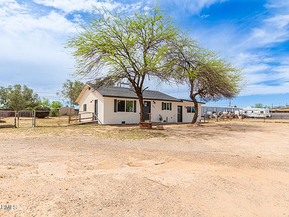 3rd image of 611 W PALO VERDE Avenue
