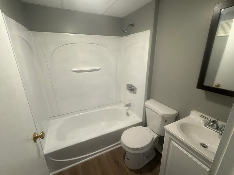 94 E Main St #1-R — Photo 4
