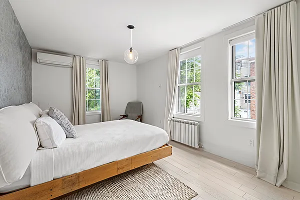 Sold by Nest Seekers International | media 14