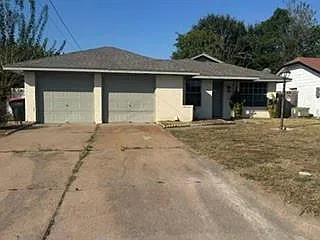 3 bed, 1.5 bath, 1010 sqft, $1,600 — Photo 1