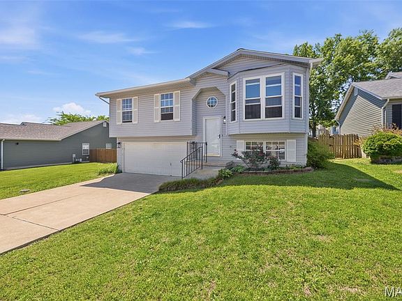 3rd image of 3138 Five Oaks Dr