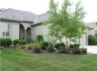 9958 Fountain Cir, Lenexa, KS 66220