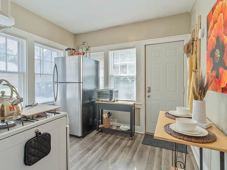 3037 California St #6 — Photo 8