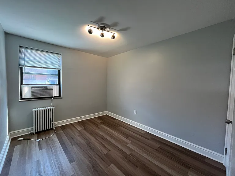 Royal Gardens Apartments — Photo 120