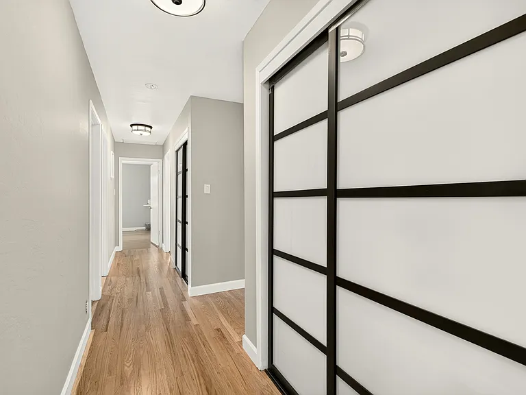 10420 Greenview Dr — Photo 44