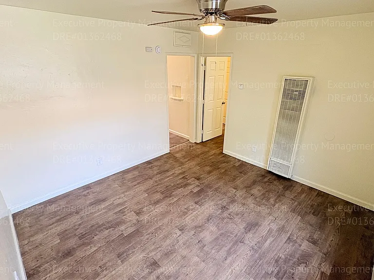 2321 N Inyo St — Photo 3