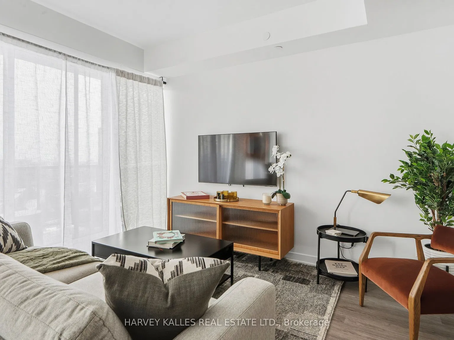2 bed, $2,940 — Photo 1