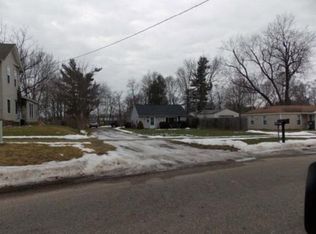 512 S Lagrave St, Paw Paw, MI 49079