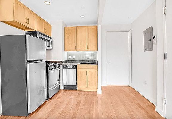 3rd image of 2167 2nd Ave #4F